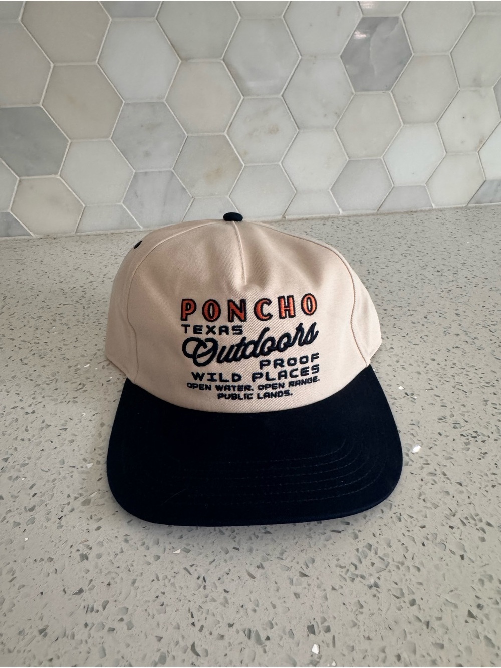 Poncho Texas Outdoors Two-Tone Baseball Cap - Cream & Black